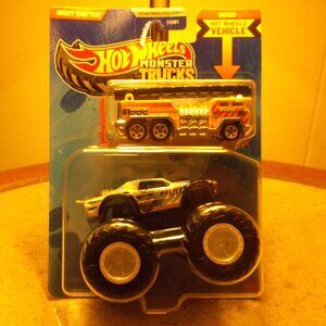 Hot Wheels Monster Trucks Police + Bonus Fire Truck • NWT • Night Shifter Set